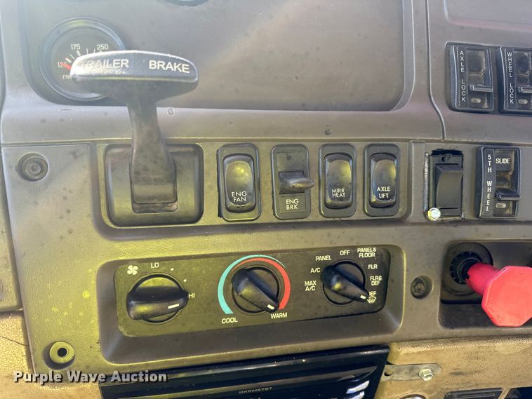 image for item DL7906 2004 Sterling LT9500 semi truck