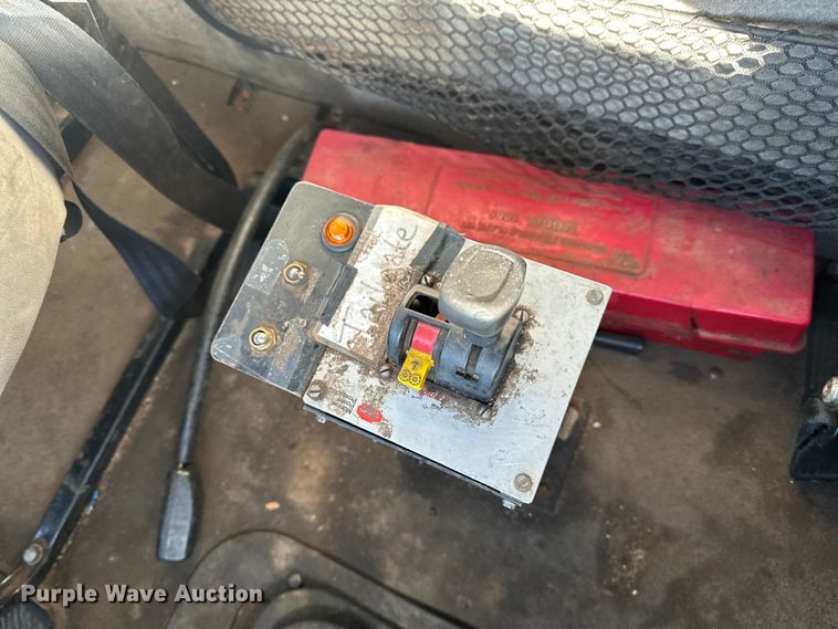 image for item DL7906 2004 Sterling LT9500 semi truck