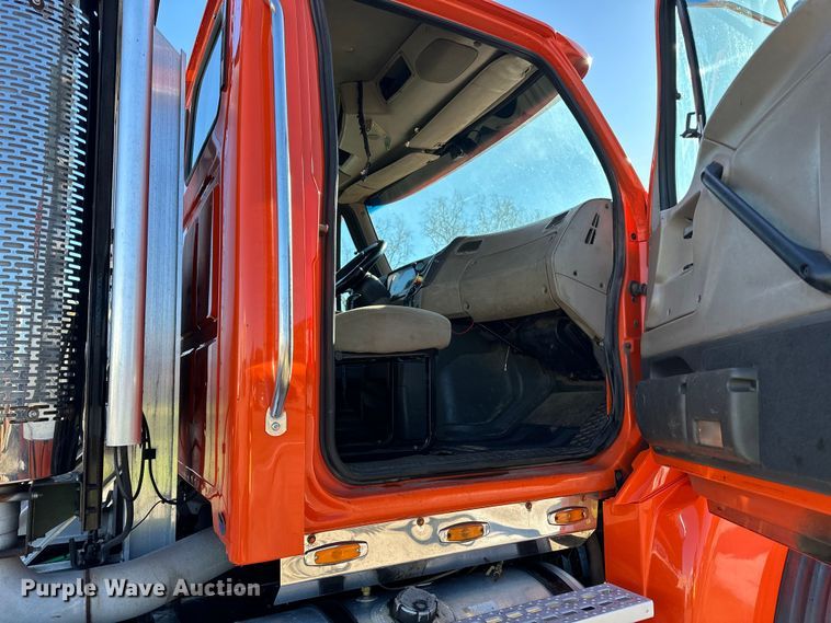 image for item DL7906 2004 Sterling LT9500 semi truck