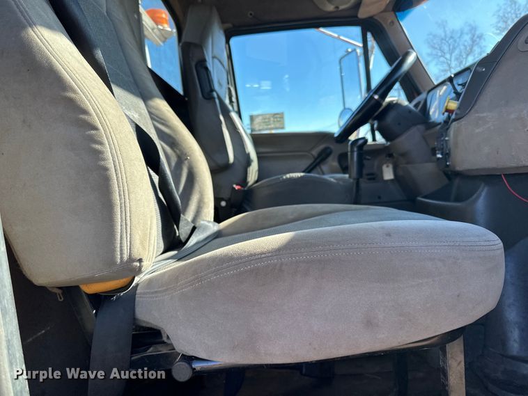 image for item DL7906 2004 Sterling LT9500 semi truck