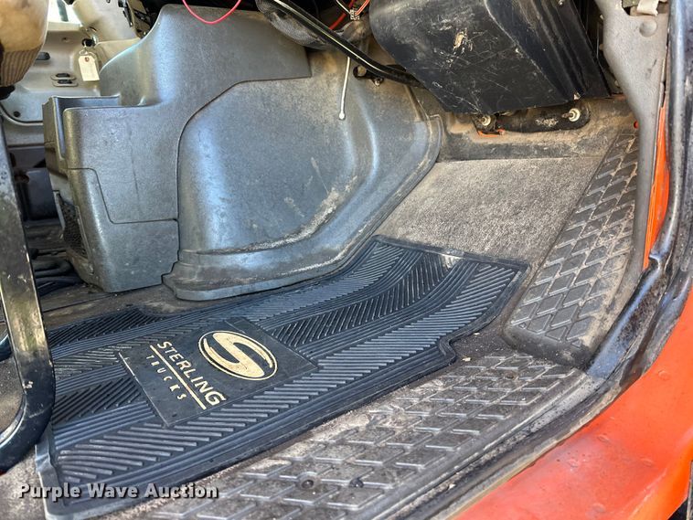 image for item DL7906 2004 Sterling LT9500 semi truck