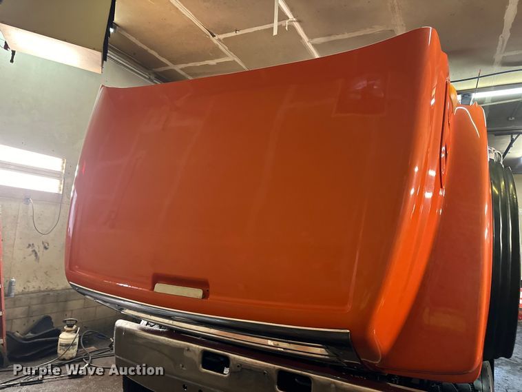 image for item DL7906 2004 Sterling LT9500 semi truck