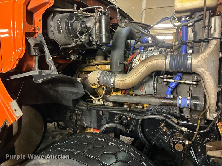 image for item DL7906 2004 Sterling LT9500 semi truck