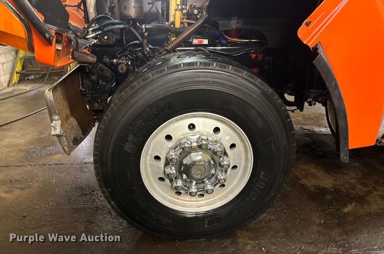 image for item DL7906 2004 Sterling LT9500 semi truck