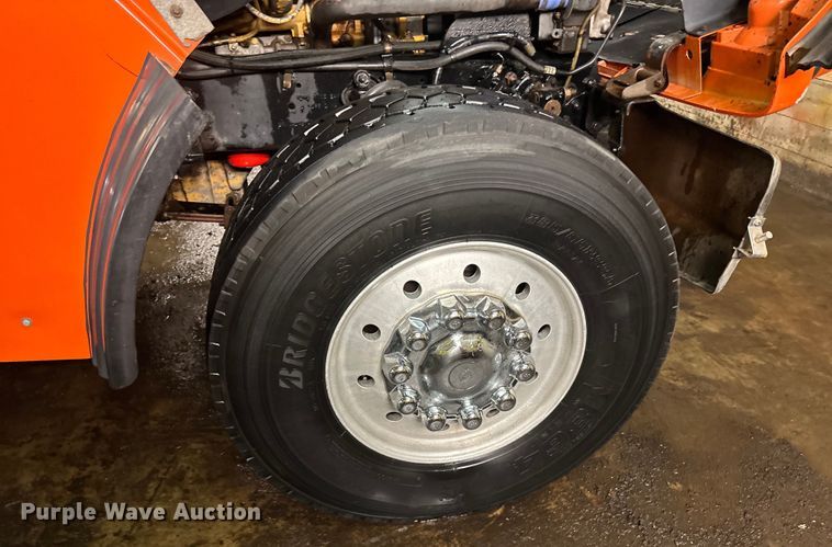 image for item DL7906 2004 Sterling LT9500 semi truck