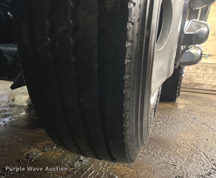 image for item DL7906 2004 Sterling LT9500 semi truck