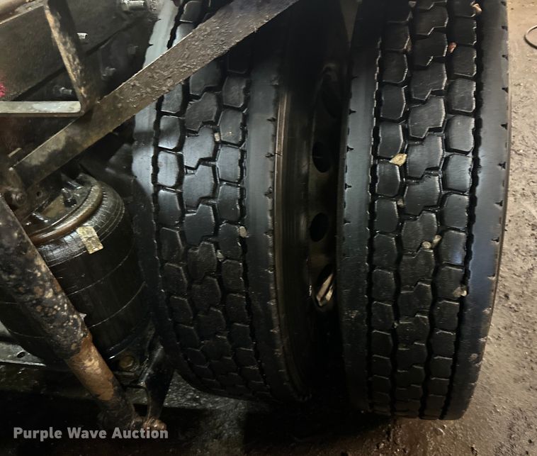 image for item DL7906 2004 Sterling LT9500 semi truck