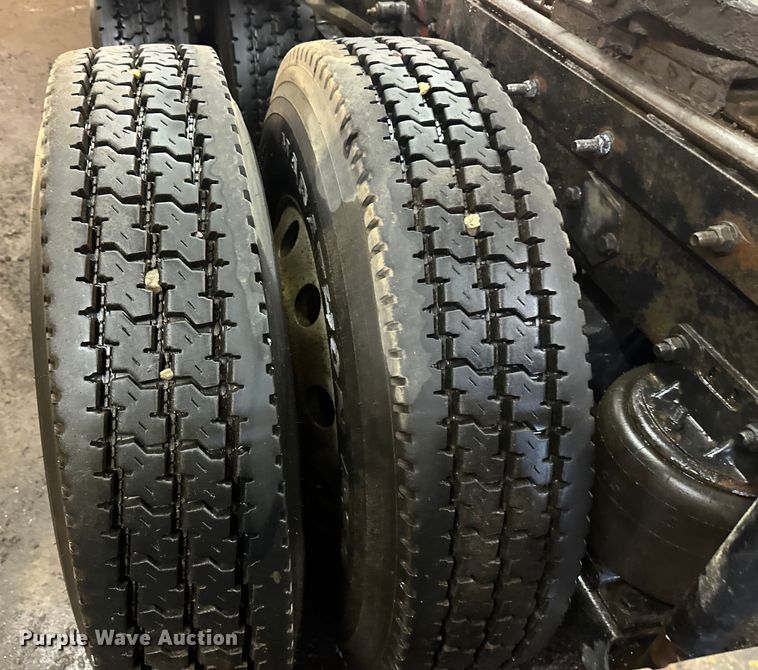 image for item DL7906 2004 Sterling LT9500 semi truck