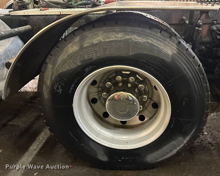 image for item DL7906 2004 Sterling LT9500 semi truck