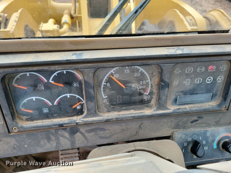 image for item DL7907 1995 Caterpillar 960F wheel loader