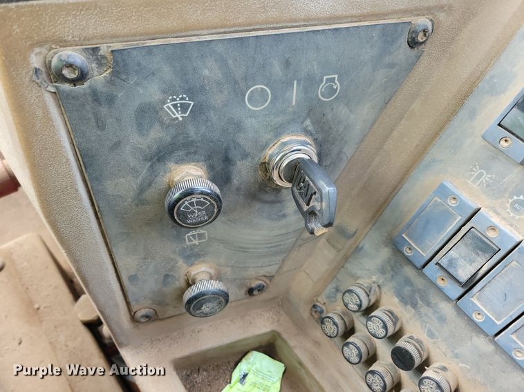 image for item DL7907 1995 Caterpillar 960F wheel loader