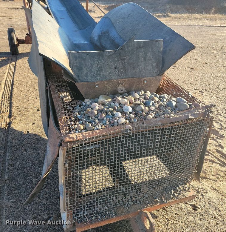 image for item DL7909 1969 Kustom Built conveyor