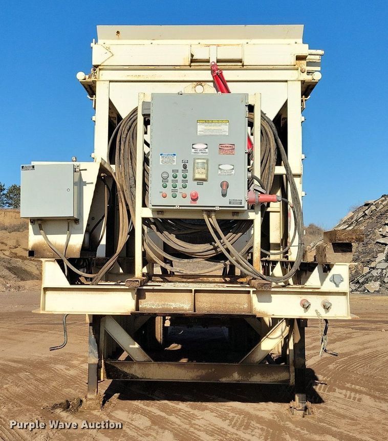 image for item DL7912 2016 Fabtec 3618SBF hopper feeder