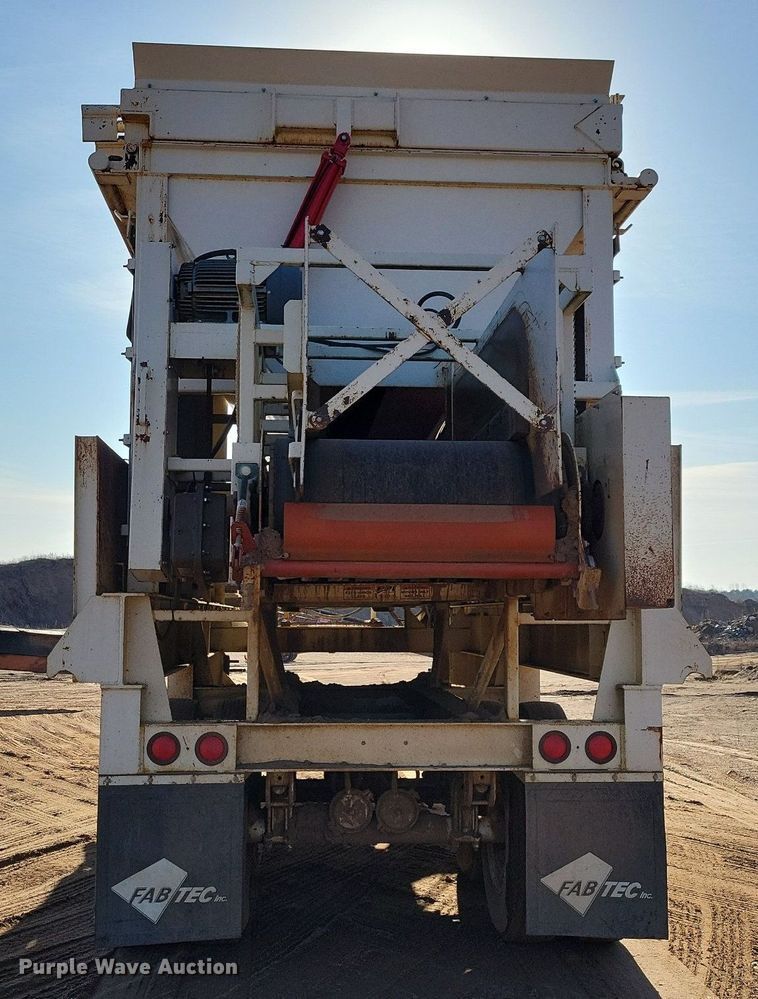 image for item DL7912 2016 Fabtec 3618SBF hopper feeder