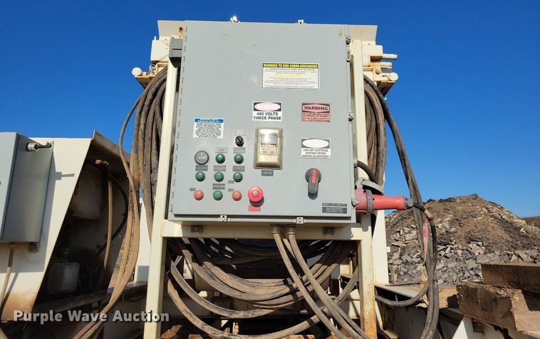 image for item DL7912 2016 Fabtec 3618SBF hopper feeder