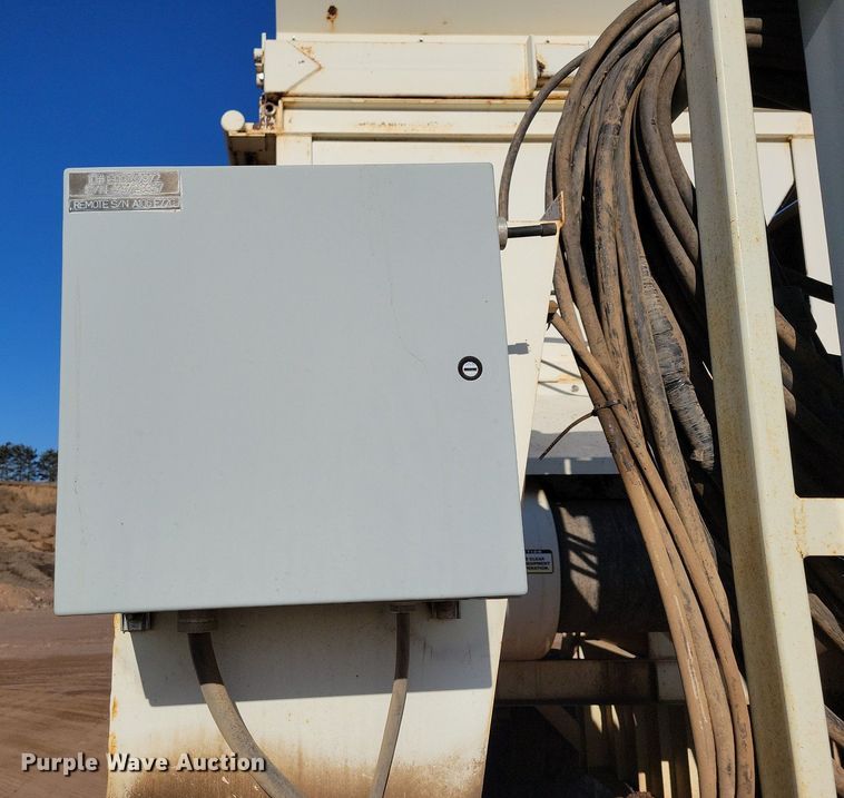 image for item DL7912 2016 Fabtec 3618SBF hopper feeder