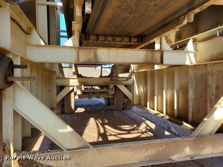 image for item DL7912 2016 Fabtec 3618SBF hopper feeder