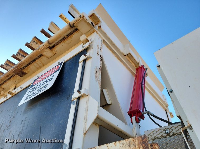 image for item DL7912 2016 Fabtec 3618SBF hopper feeder