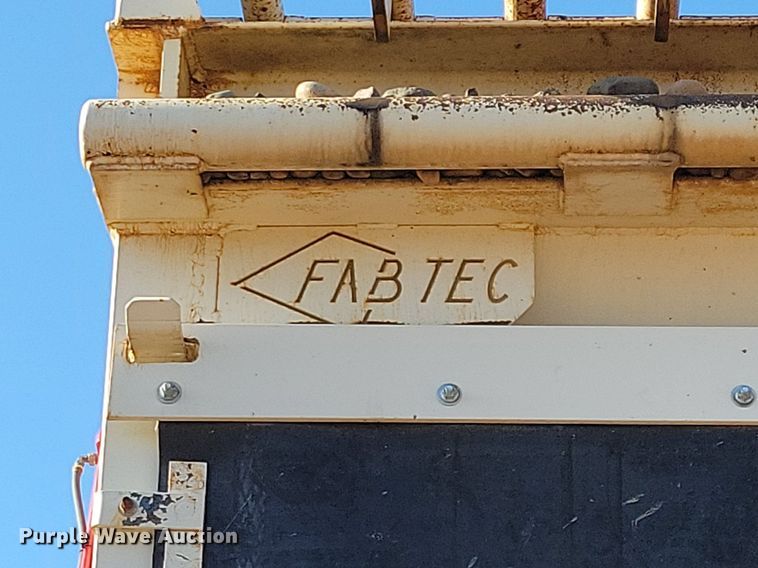 image for item DL7912 2016 Fabtec 3618SBF hopper feeder