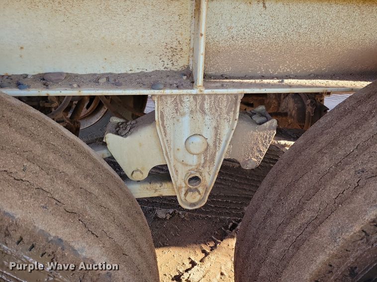 image for item DL7912 2016 Fabtec 3618SBF hopper feeder