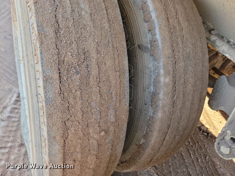 image for item DL7912 2016 Fabtec 3618SBF hopper feeder