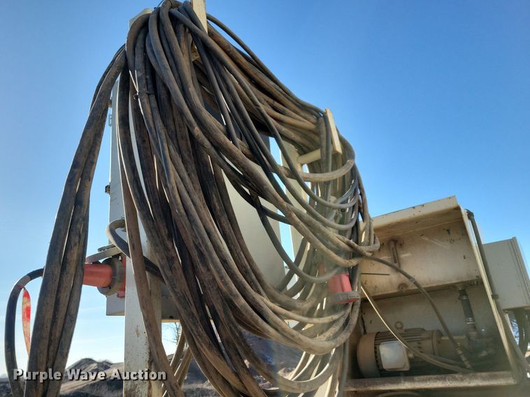 image for item DL7912 2016 Fabtec 3618SBF hopper feeder