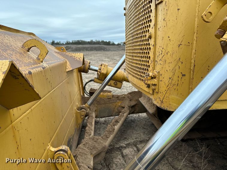 image for item DL7917 1976 Caterpillar D9H dozer