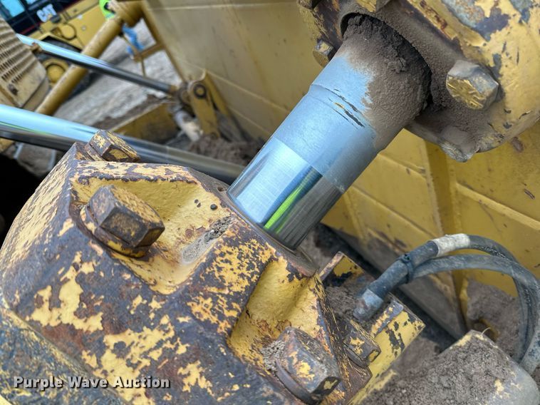 image for item DL7917 1976 Caterpillar D9H dozer