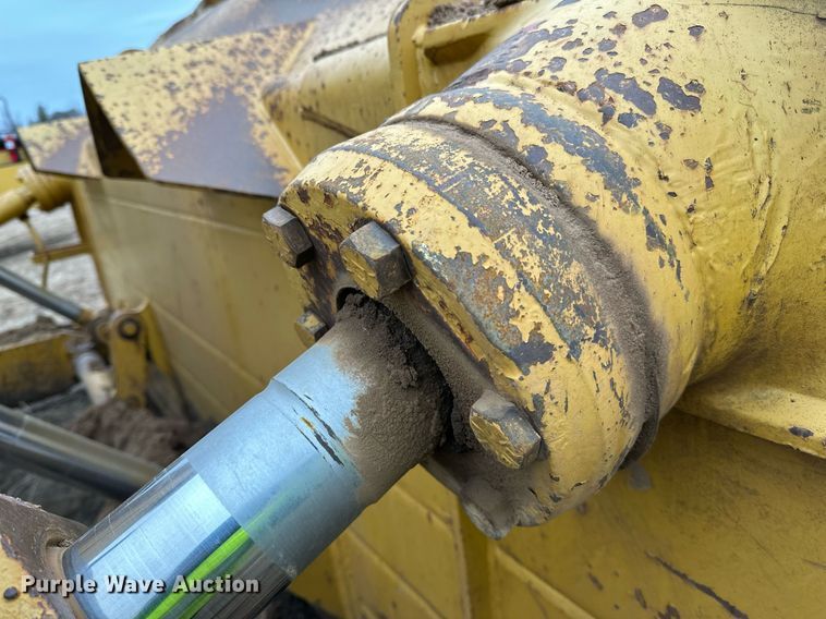 image for item DL7917 1976 Caterpillar D9H dozer