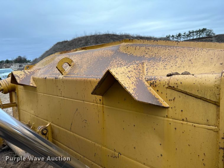 image for item DL7917 1976 Caterpillar D9H dozer