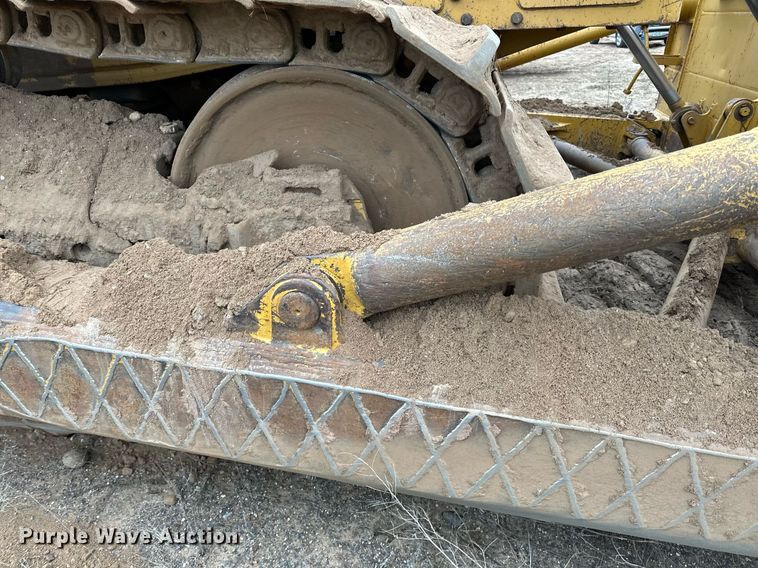 image for item DL7917 1976 Caterpillar D9H dozer