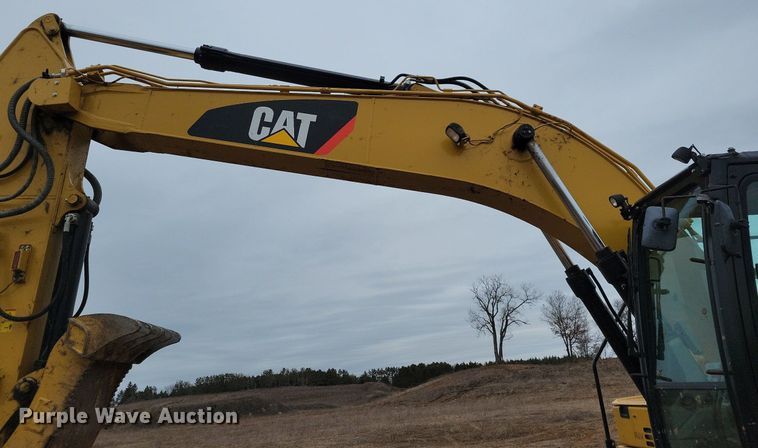 image for item DL7918 2017 Caterpillar 323FL excavator