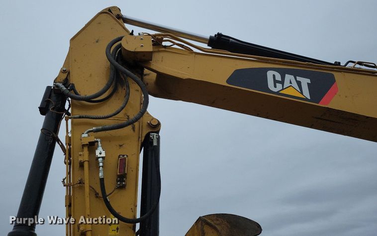 image for item DL7918 2017 Caterpillar 323FL excavator