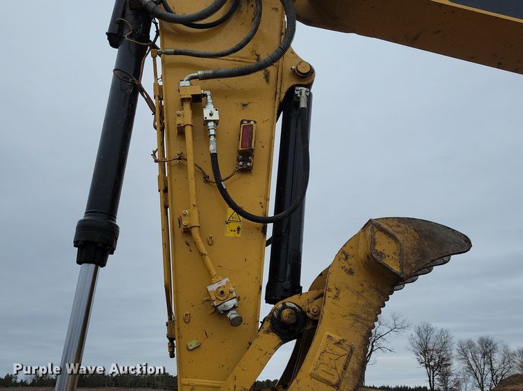 image for item DL7918 2017 Caterpillar 323FL excavator