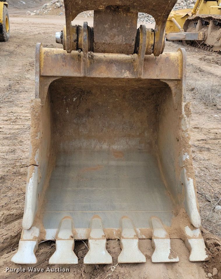 image for item DL7918 2017 Caterpillar 323FL excavator