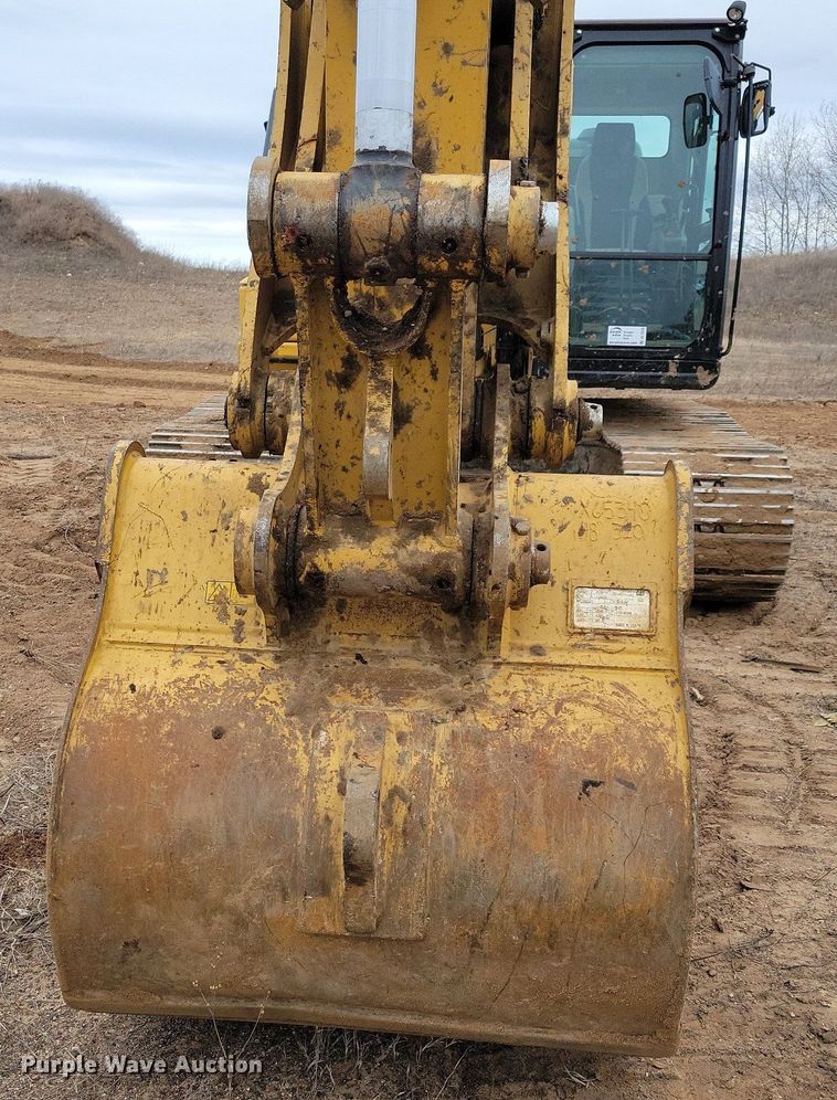 image for item DL7918 2017 Caterpillar 323FL excavator