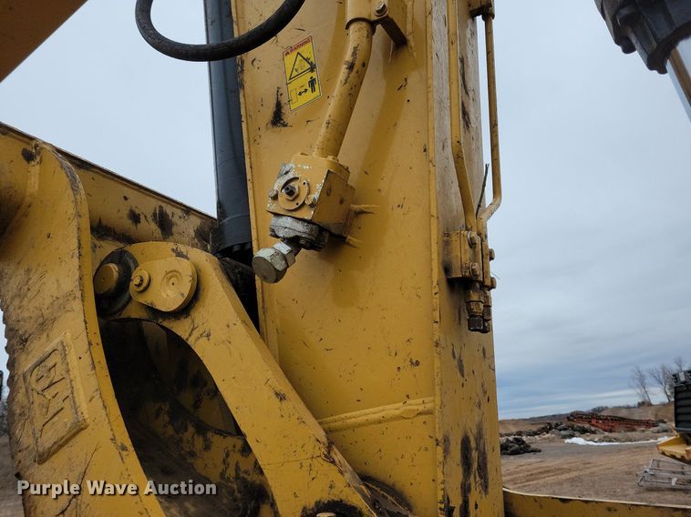 image for item DL7918 2017 Caterpillar 323FL excavator