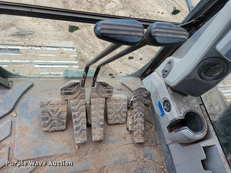 image for item DL7918 2017 Caterpillar 323FL excavator