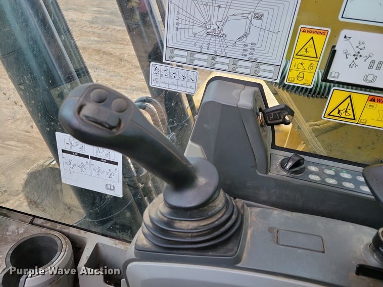 image for item DL7918 2017 Caterpillar 323FL excavator