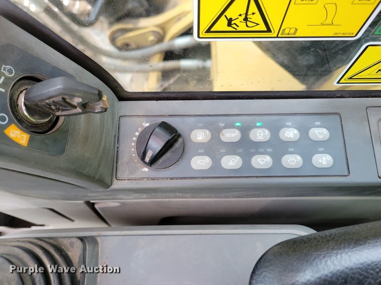 image for item DL7918 2017 Caterpillar 323FL excavator