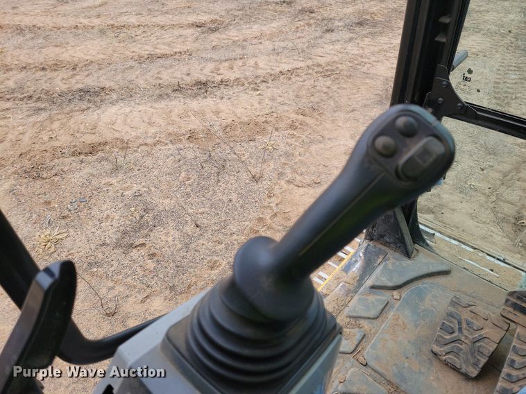 image for item DL7918 2017 Caterpillar 323FL excavator