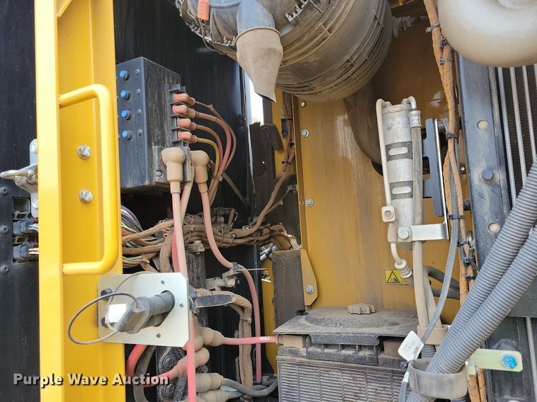 image for item DL7918 2017 Caterpillar 323FL excavator