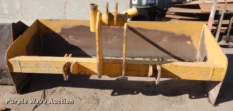 image for item DL7939 Rhino  HB72 box blade