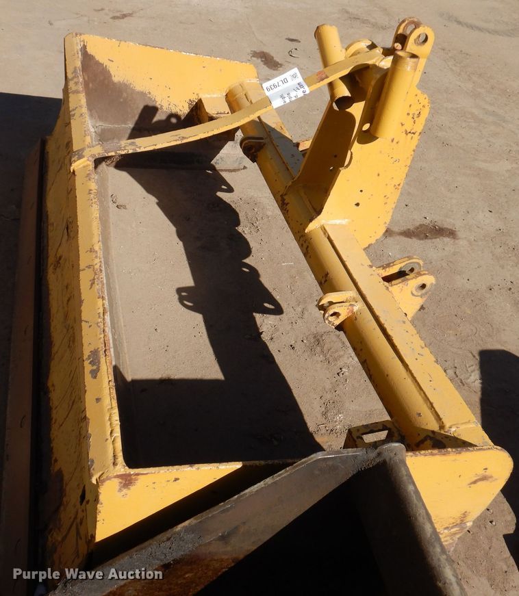 image for item DL7939 Rhino  HB72 box blade