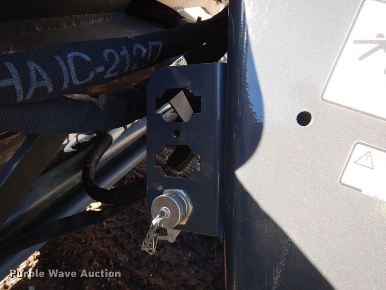 image for item DL7940 2020 Bobcat Grader 96 skid steer grader