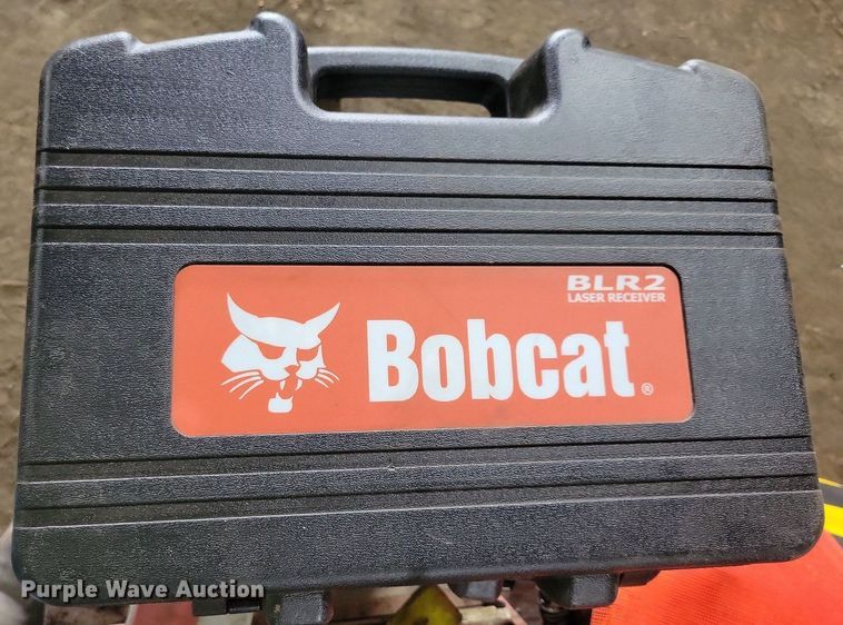 image for item DL7940 2020 Bobcat Grader 96 skid steer grader