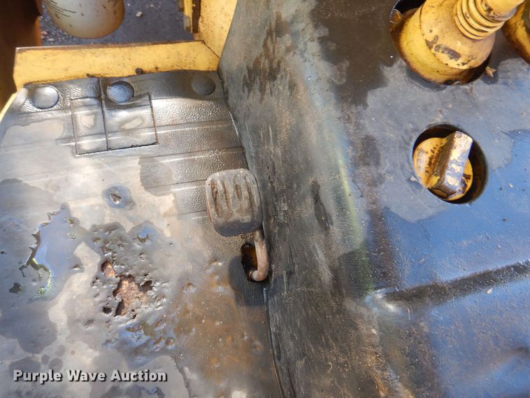 image for item DL7944 2000 New Holland 545D landscape tractor