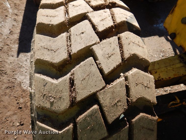 image for item DL7944 2000 New Holland 545D landscape tractor