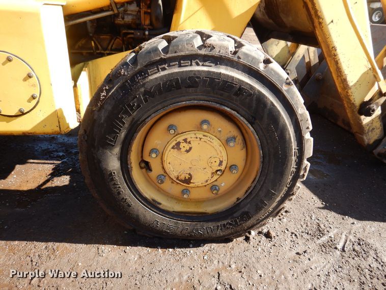 image for item DL7944 2000 New Holland 545D landscape tractor