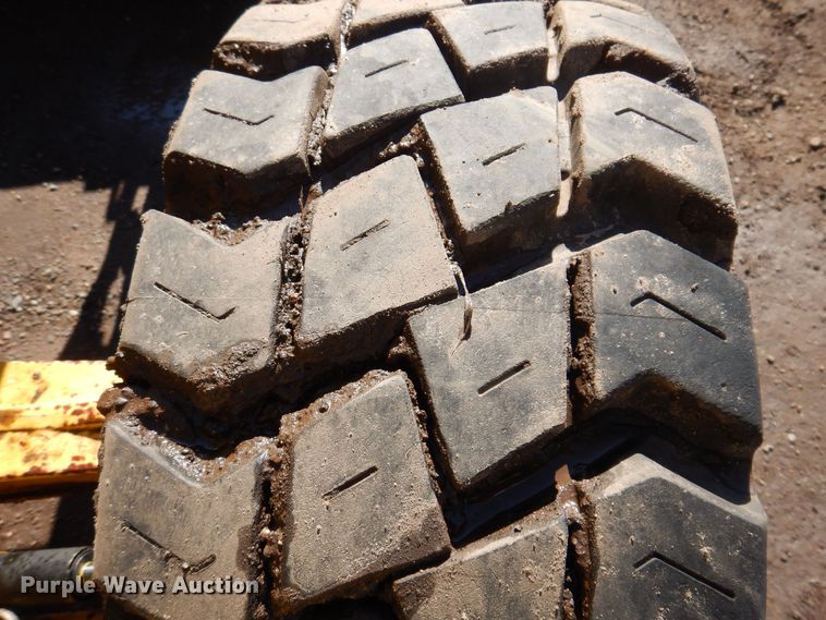 image for item DL7944 2000 New Holland 545D landscape tractor